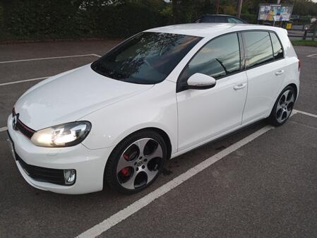 VOLKSWAGEN GOLF 2.0 TSI GTI